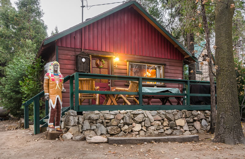 Cabin exterior at Arrowhead Pine Rose Cabins.