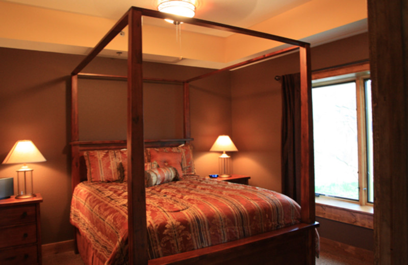 Condo bedroom at Highland Rim Retreats.