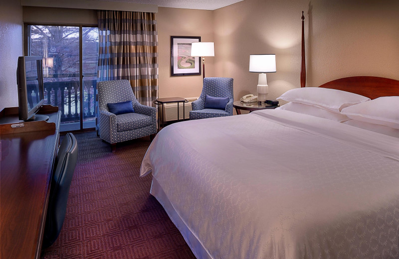 Guest room at Sheraton Westport Chalet Hotel St. Louis.