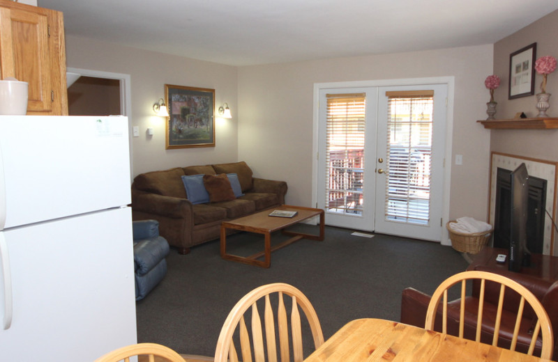 Guest living room at Streamside on Fall River.