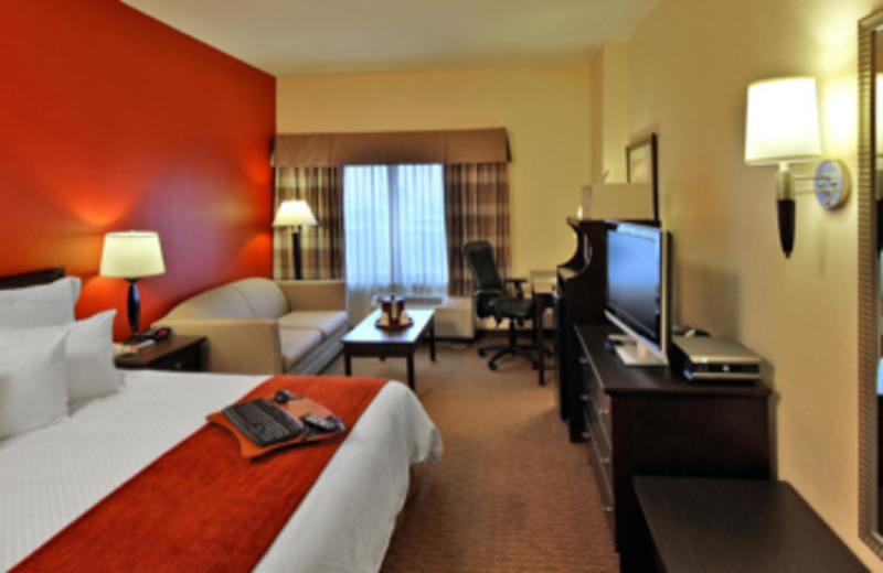 Executive King guestroom at Best Western Baltimore.