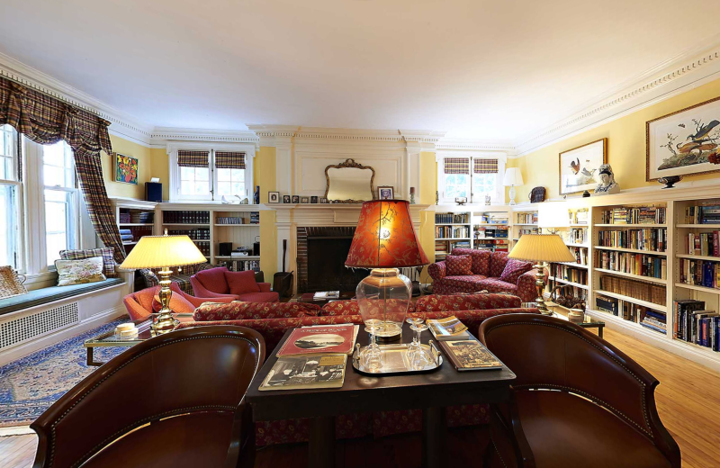 Living room at Birchwood Inn.