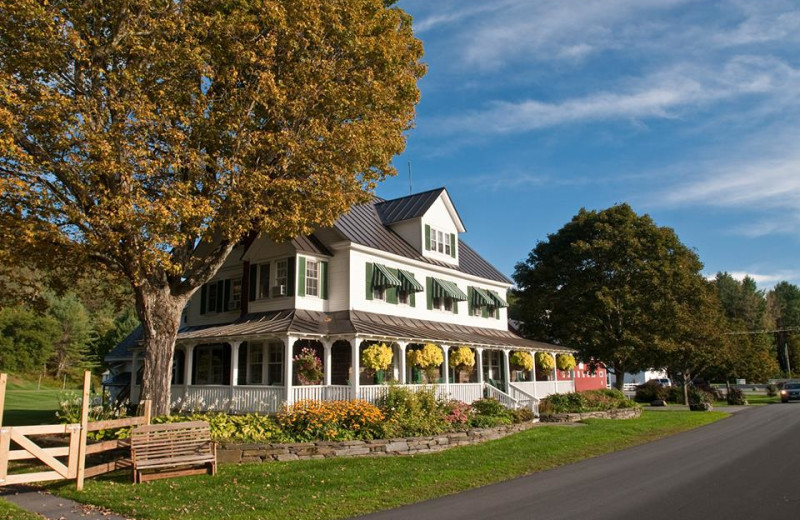 Exterior view of Three Stallion Inn.