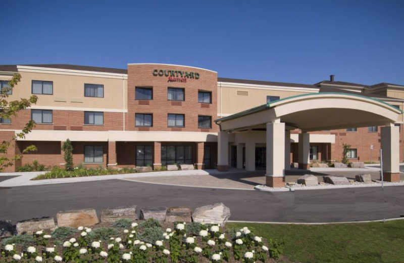 Welcome to Courtyard by Marriott Hamilton