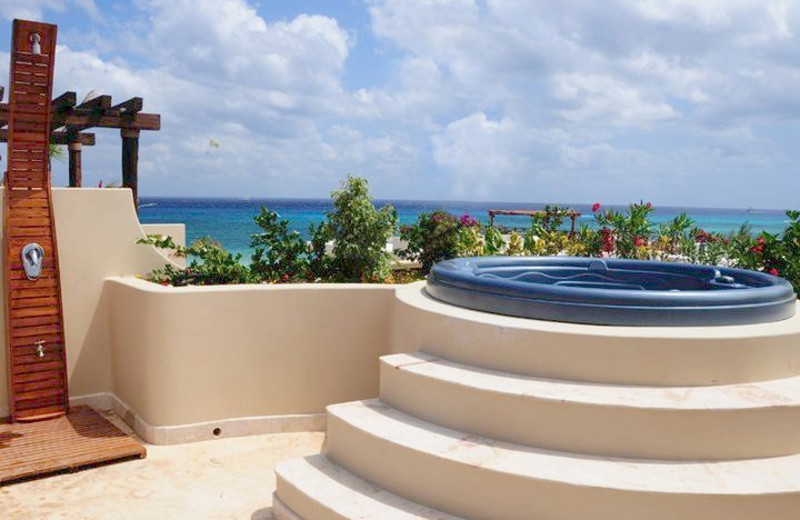 Balcony hot tub at Condo Hotels Playa Del Carmen.