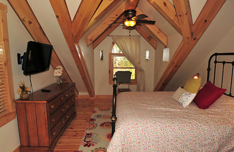 Vacation rental bedroom at Timberline Mountain-Access Properties.