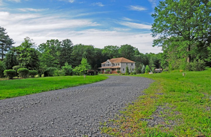 Exterior view of Moondance Ridge Bed & Breakfast.