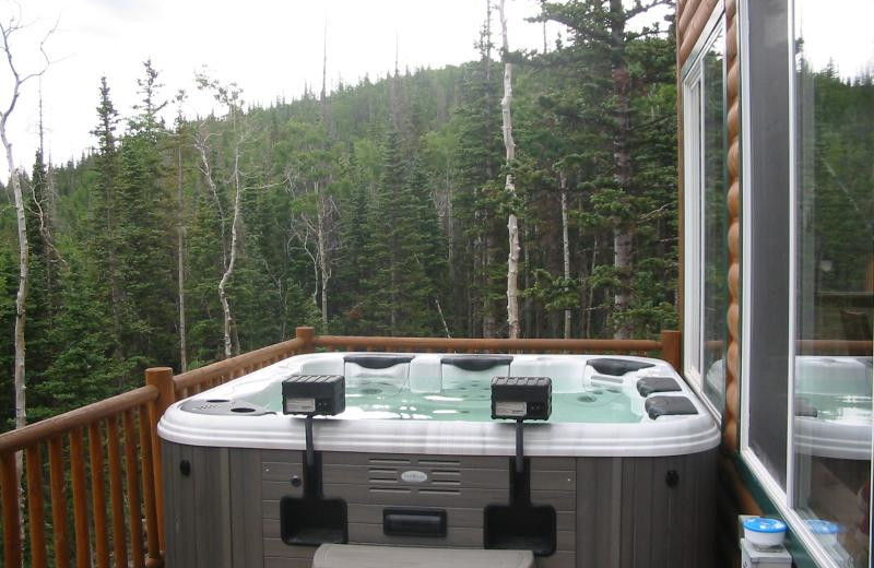 Jacuzzi deck at Lori's Luxury Rentals.