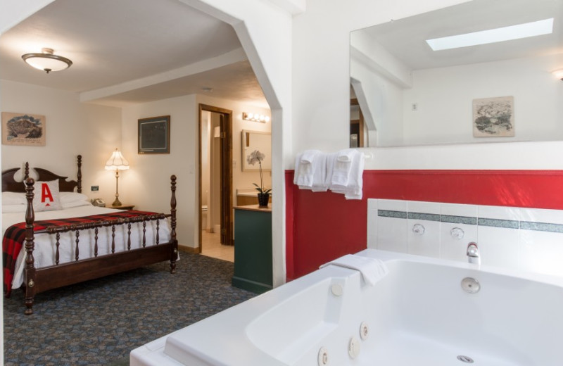 Guest room at Boulder Adventure Lodge.