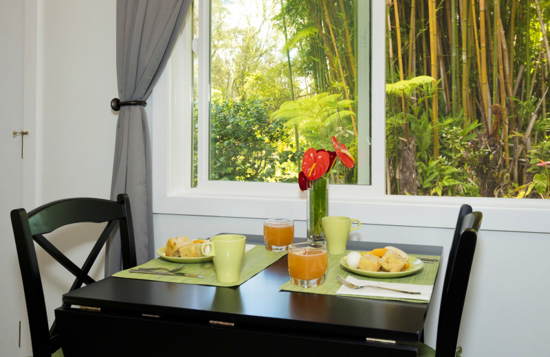 Breakfast at Hale 'Ohu Bed & Breakfast.