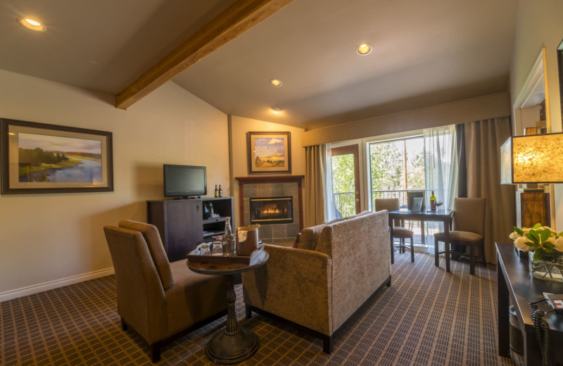 Guest room at Pine Ridge Inn.