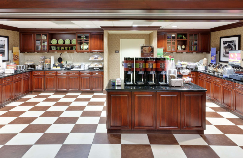 Breakfast at Hampton Inn and Suites Sacramento Airport Natomas.