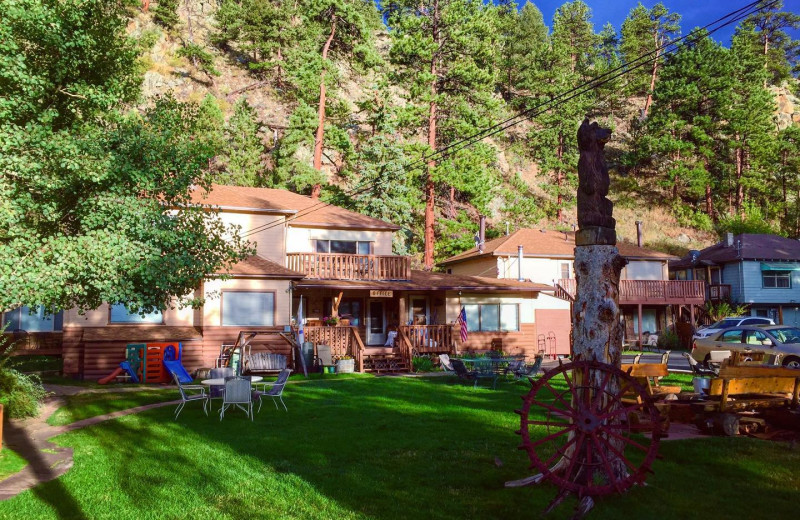 Exterior view of Misty Mountain Lodge.