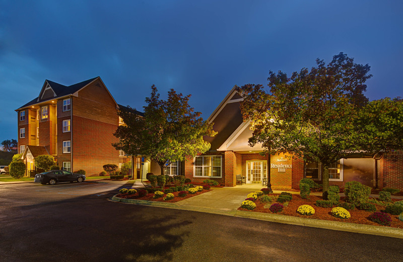 Exterior view of Residence Inn Detroit Livonia.