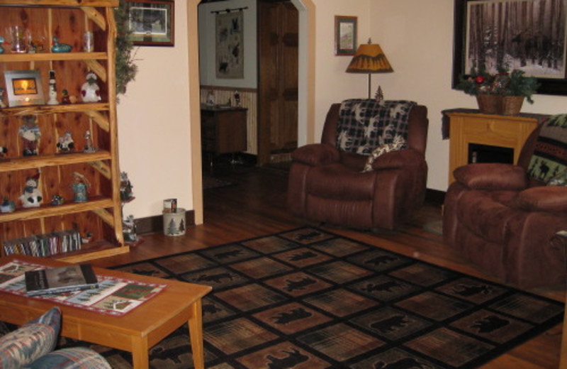 Lead Vacation Rentals - Cabin - Cozy 4-Bedroom Retreat in ...