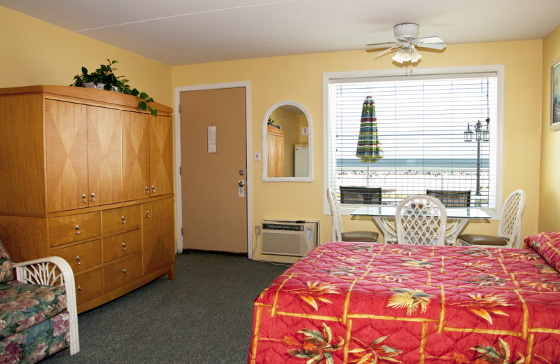 Guest room at Granada Ocean Resort.