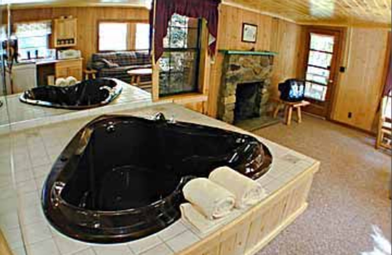 Hart Shaped Jacuzzi at Baskins Creek Cabin Rentals 