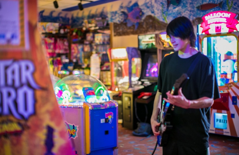 Video arcade at Edgewater Hotel & Waterpark.