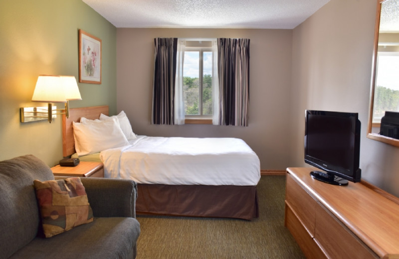 Guest room at Cliffside Resort.