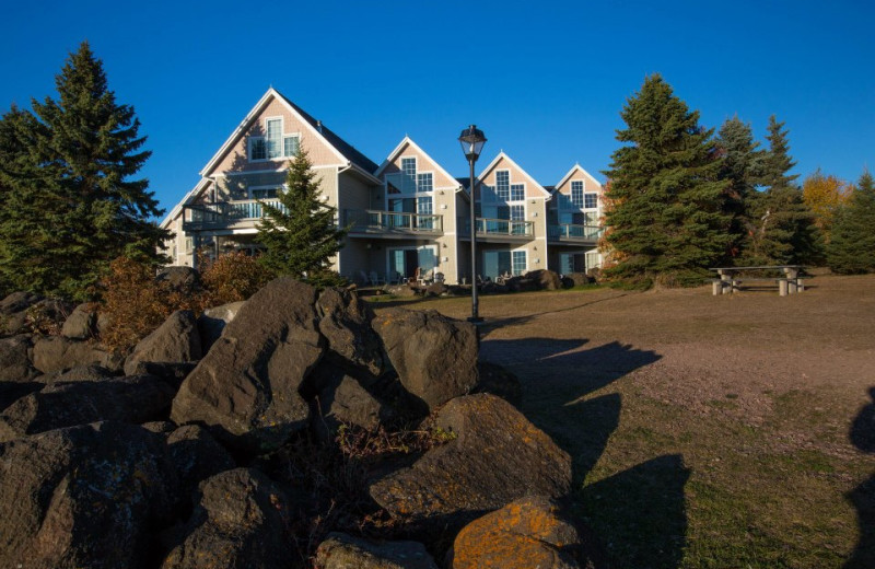 Exterior view of Cobblestone Cove Villas.