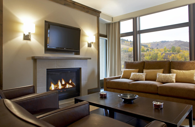 Guest living room at The Westin Riverfront Resort & Spa.