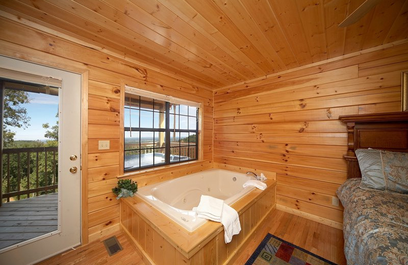 Cabin jacuzzi at Cabin Fever Vacations.