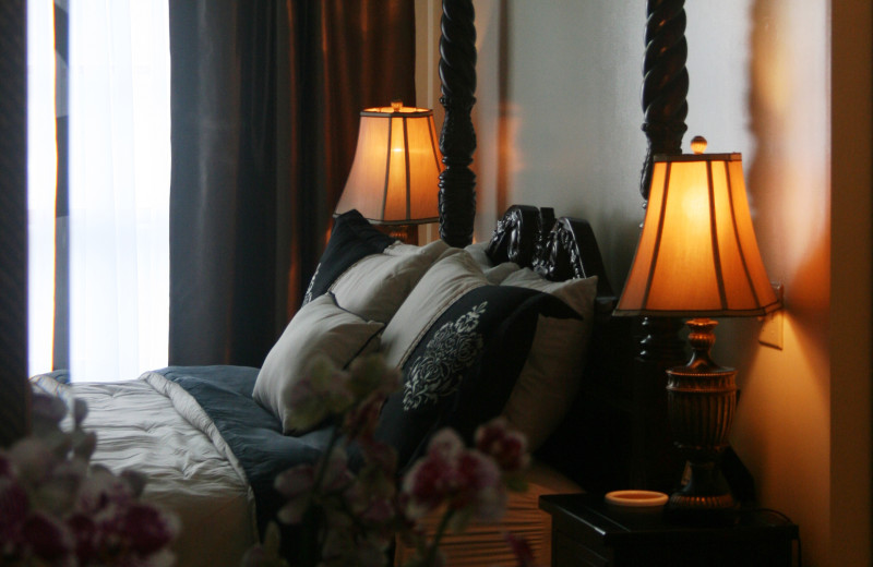 Guest bedroom at Old City House Inn & Restaurant.