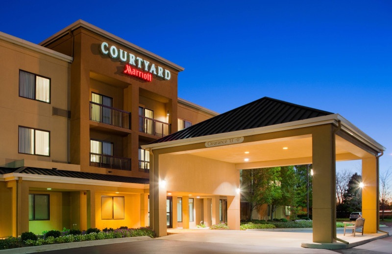 Exterior view of Courtyard by Marriott Toledo Rossford/Perrysburg.