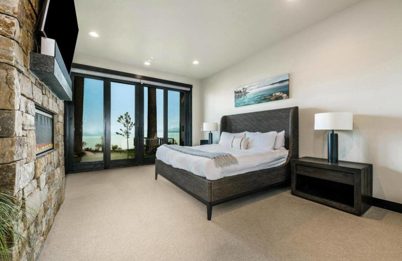 Guest room at Buckingham Luxury Vacation Rentals.