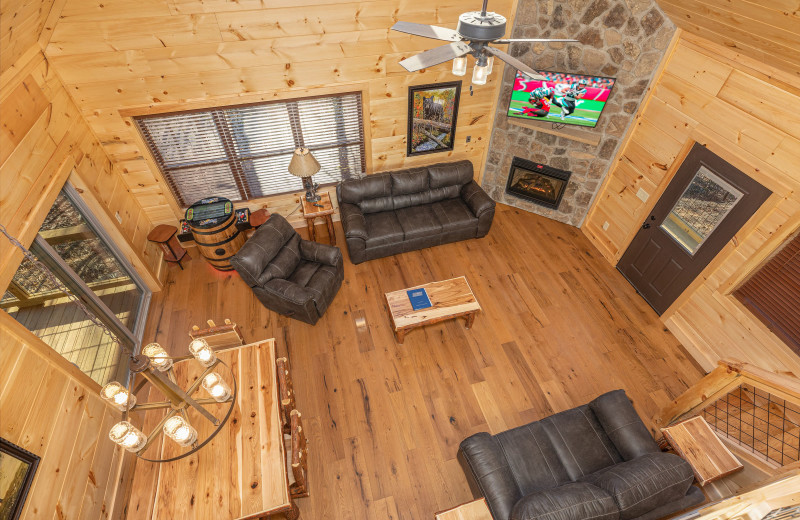 Living room at American Patriot Getaways - Bessy Bears Cabin.