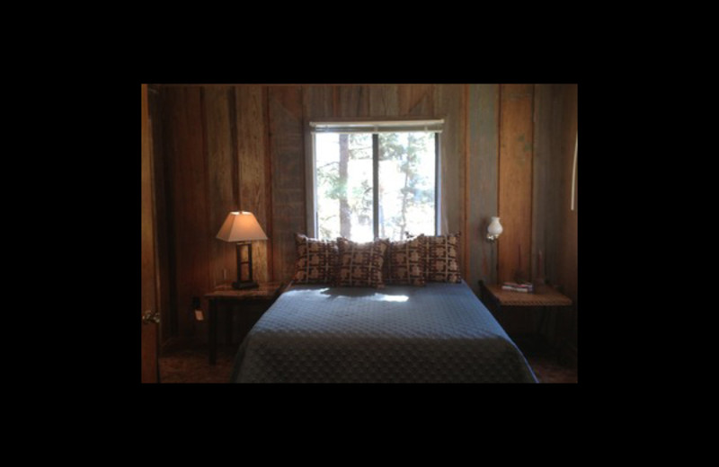 Rental bedroom at Elk Point Lodge.