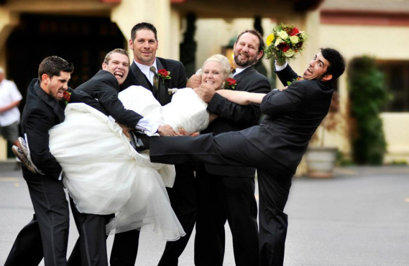 Wedding party at Columbia Gorge Hotel.