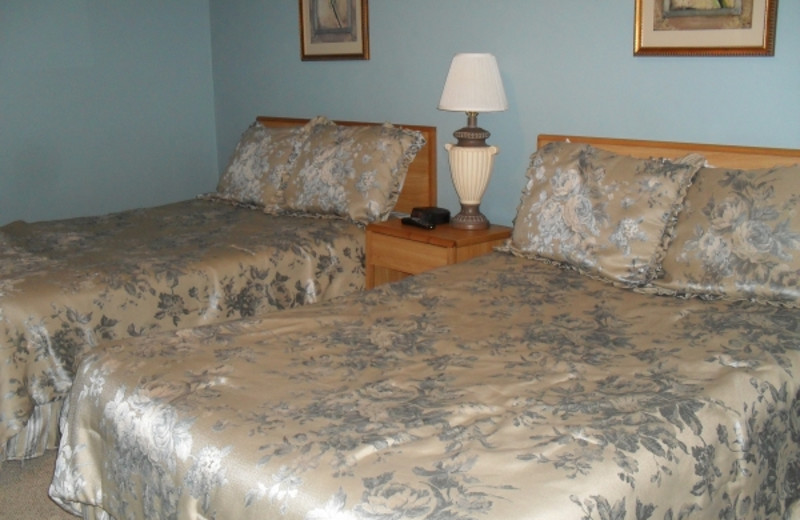 Two Bed Guest Room at Pine Mountain Resort
