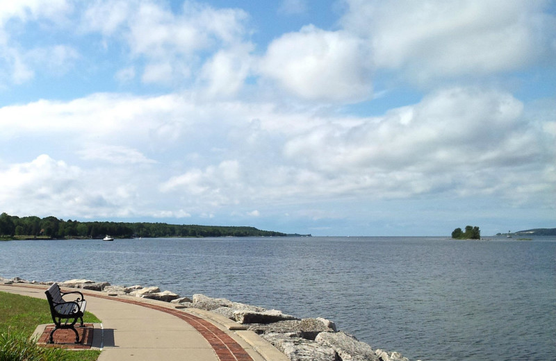Walking path around the lake at Bridgeport Waterfront Resort.