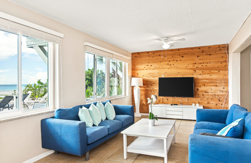 Guest room at Island House On The Beach.