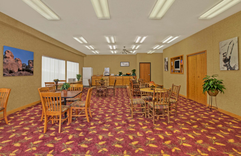 Breakfast room at Rushmore Express Inn & Family Suites.