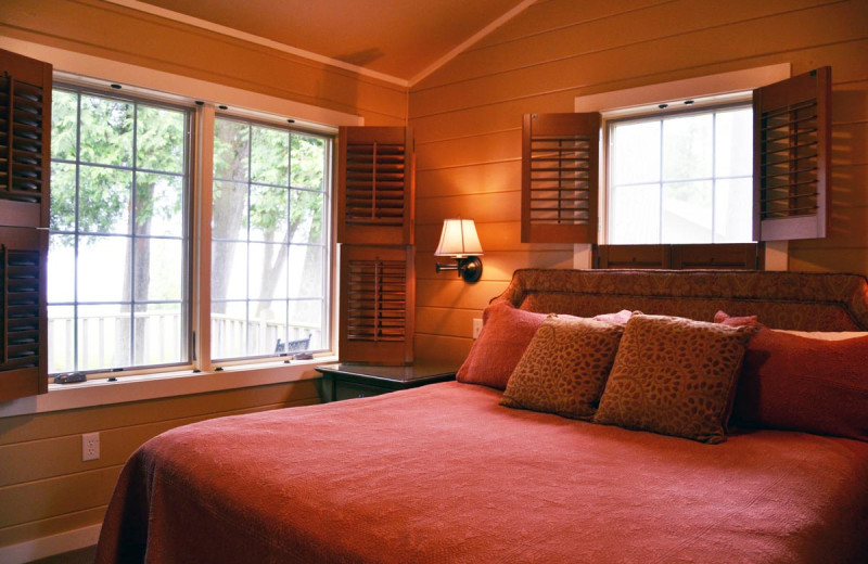 Cabin bedroom at Gordon Lodge.