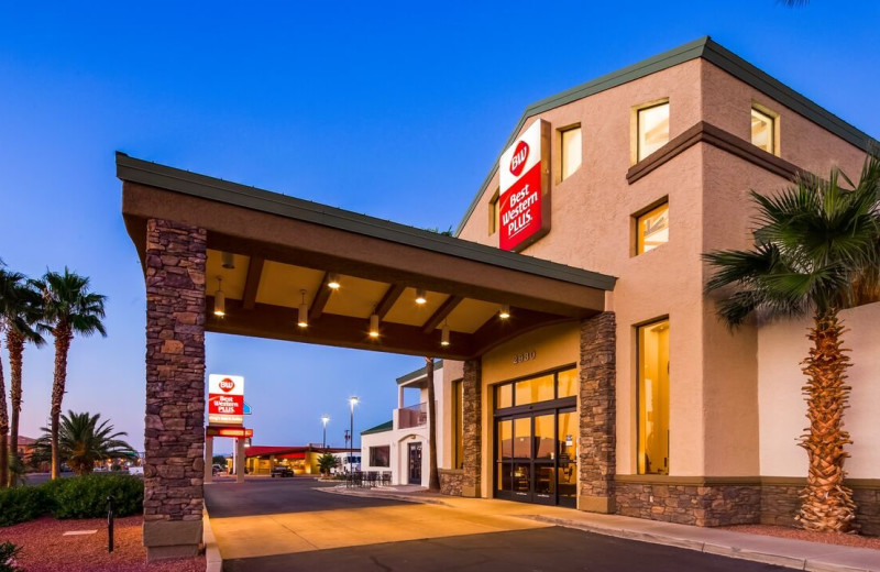 Exterior view of Best Western Plus King's Inn & Suites.