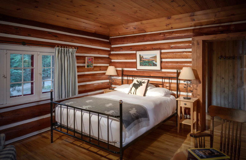 Cabin bedroom at Killarney Lodge in Algonquin Park.