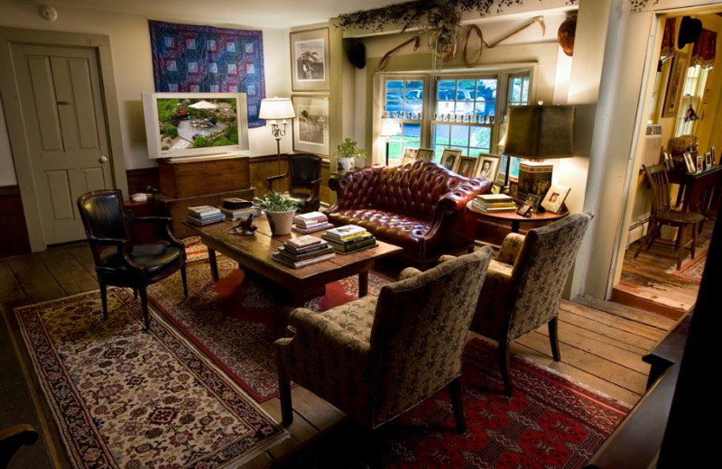 Lounge at Bishopsgate Inn.