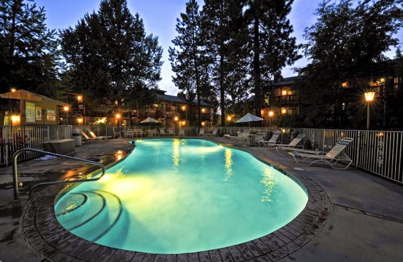 Outdoor pool at Shilo Inn Bend.