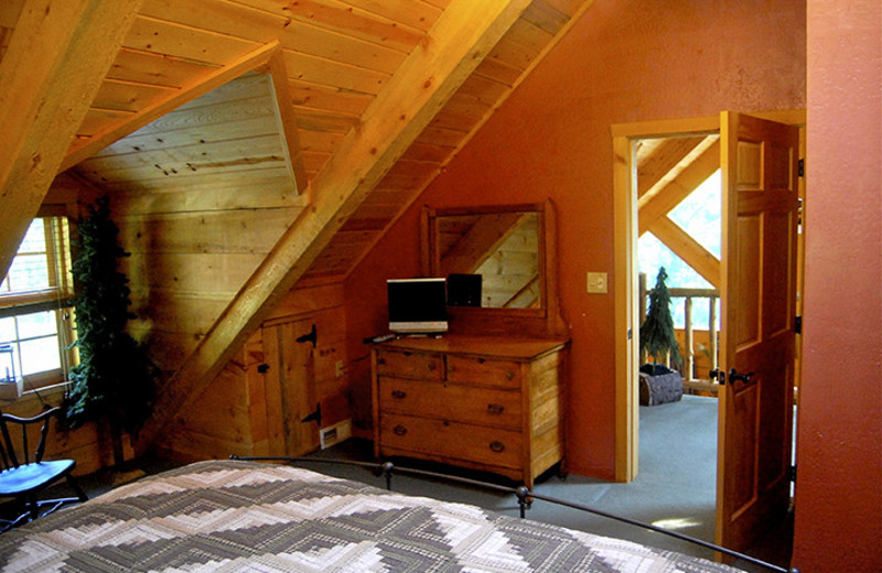 Rental bedroom at Amazing Branson Rentals.