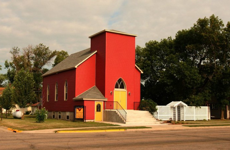 Exterior view of The Red Hen House Retreat Center.