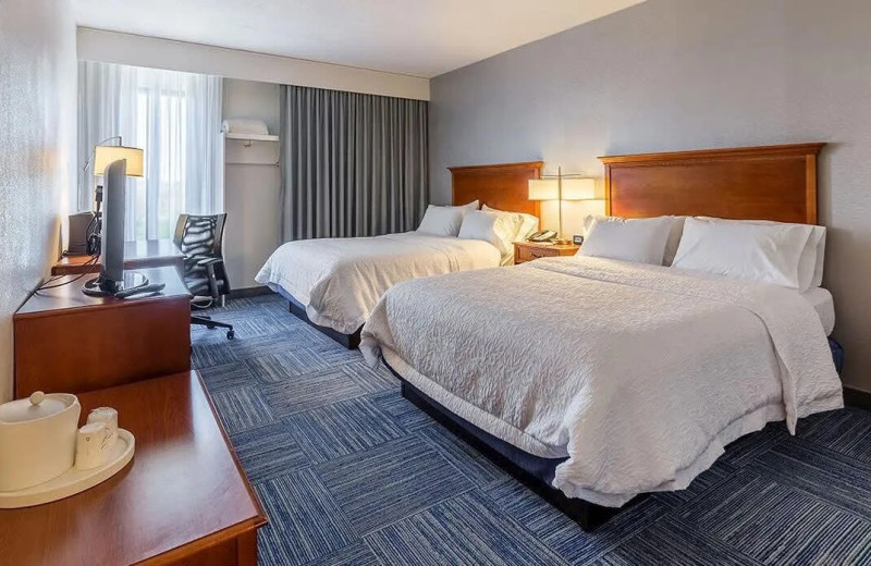 Guest room at Allentown Park Hotel Ascend Collection by Choice Hotels.