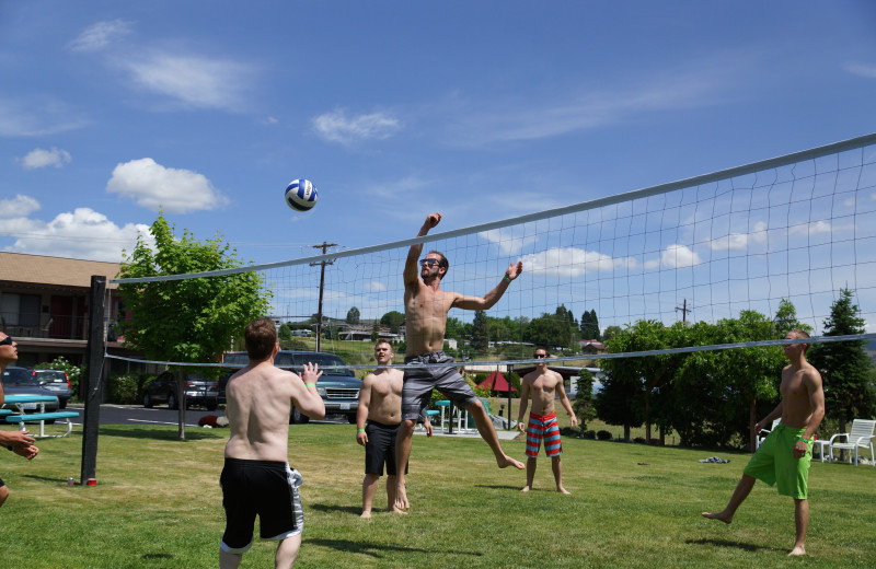 Volleyball at Mountain View Lodge.