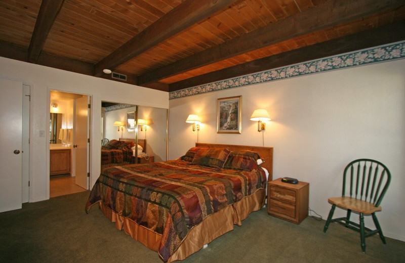 Guest bedroom at Aston Lakeland Village.