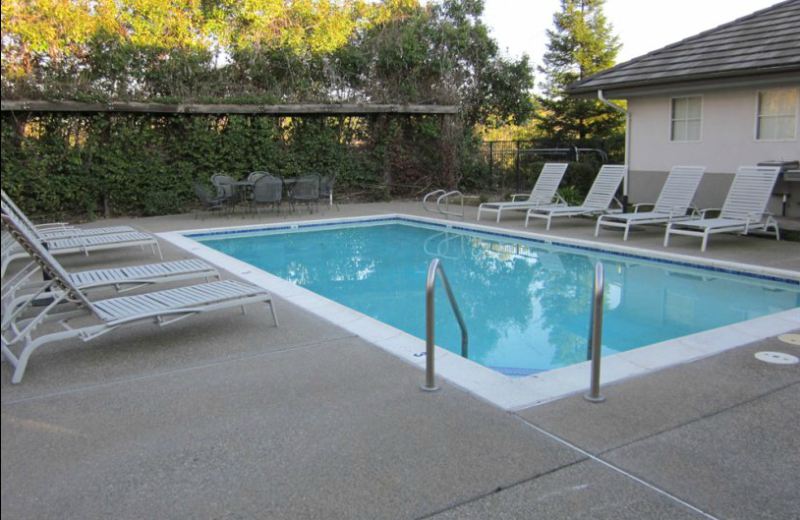 Outdoor pool at Rocklin Park Hotel.