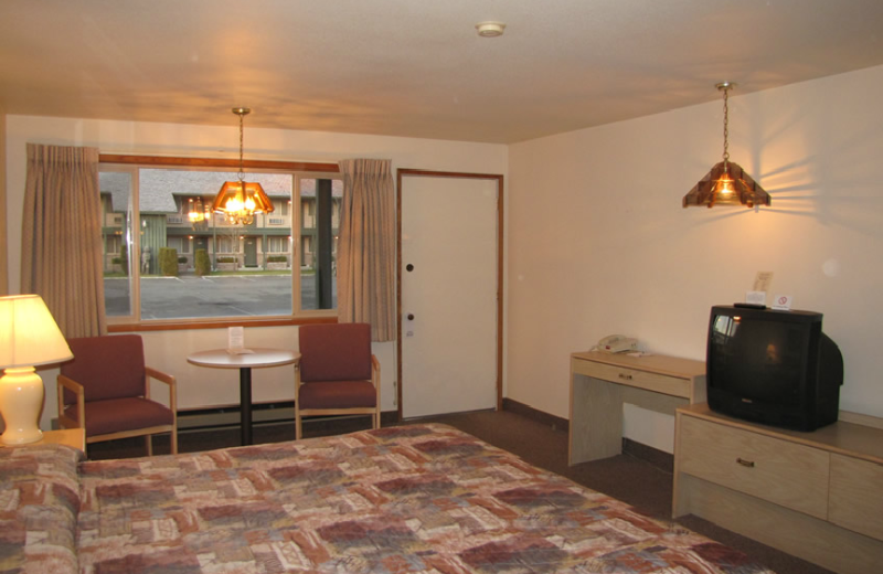 Guest room at Forks Motel.