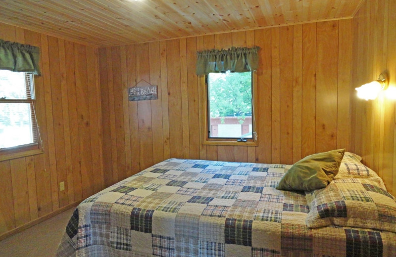 Cabin bedroom at Diamond Lake Resort.