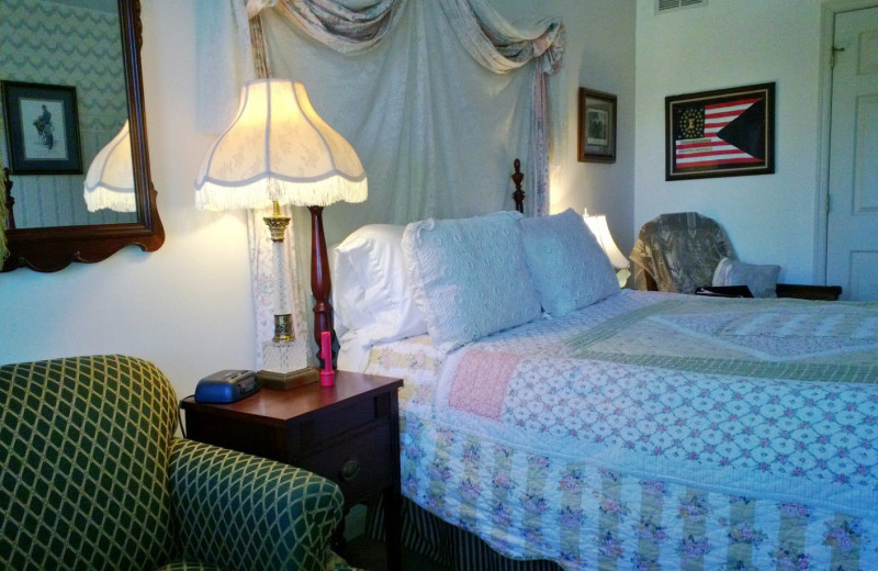 Guest bedroom at Battlefield Bed and Breakfast Inn.